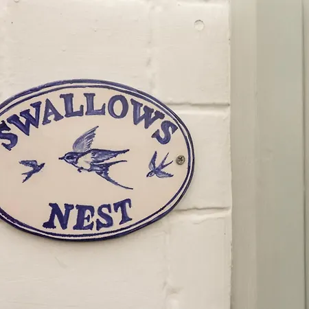 بيت للعطل Swallows Nest