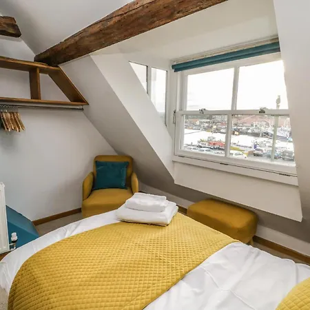 Swallows Nest ويتبي